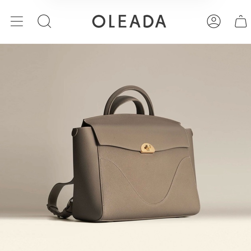 OLeada Wavia Bag Plus - Never used 
Leather/15”/ Ash Color - with dust bag